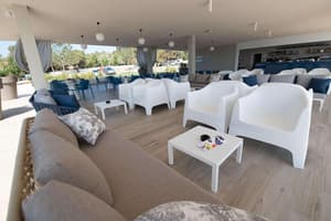 thumbnail: Bar (on property)