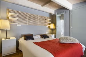 thumbnail: Interior detail