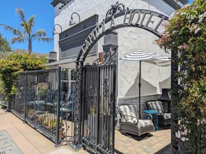thumbnail: Property entrance