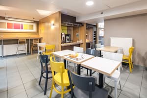 thumbnail: Breakfast area
