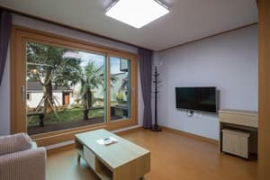 thumbnail: Living area