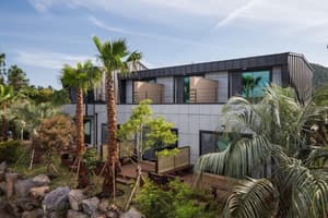 thumbnail: Exterior