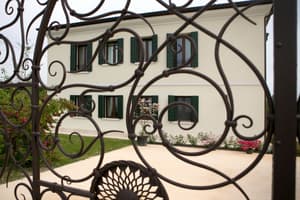 thumbnail: Exterior detail