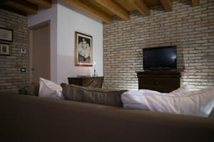 thumbnail: Interior detail