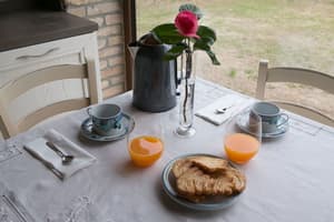 thumbnail: Breakfast area