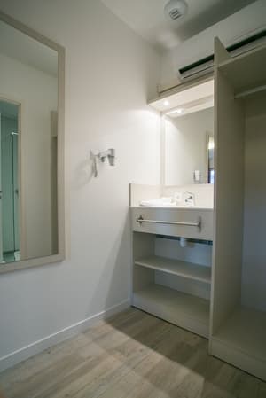 thumbnail: Bathroom sink