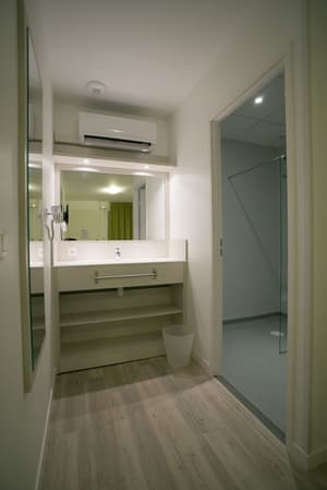 thumbnail: Bathroom sink