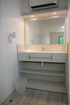 thumbnail: Bathroom sink