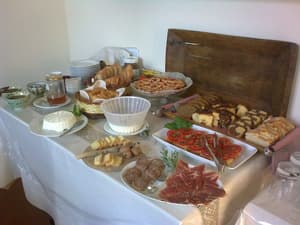 thumbnail: Breakfast area