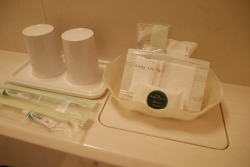 Bathroom amenities