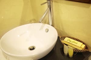 thumbnail: Bathroom sink
