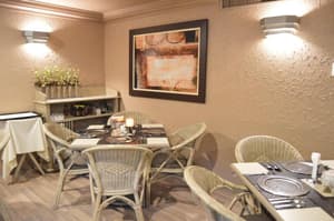 thumbnail: Restaurant
