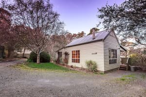 thumbnail: Front of property