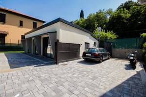 thumbnail: Exterior