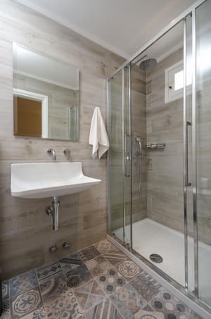 thumbnail: Bathroom shower