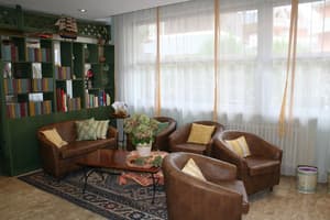 thumbnail: Lobby sitting area