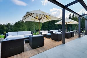 thumbnail: Outdoor dining