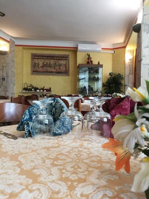 thumbnail: Interior detail