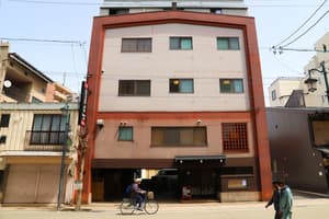 thumbnail: Front of property
