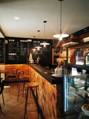 thumbnail: Bar (on property)