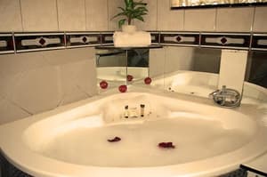 thumbnail: Bathroom amenities