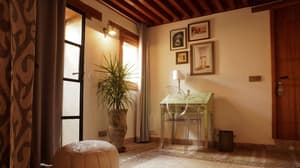 thumbnail: In-room business center