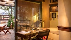 thumbnail: In-room business center