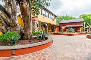 thumbnail: Front of property