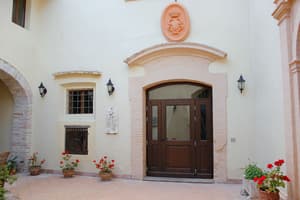 thumbnail: Property entrance