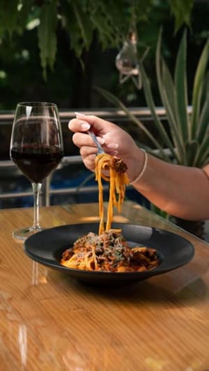 thumbnail: Restaurant