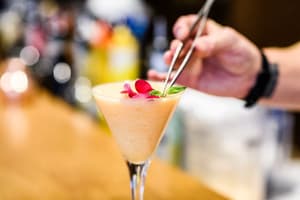 thumbnail: Bar (on property)