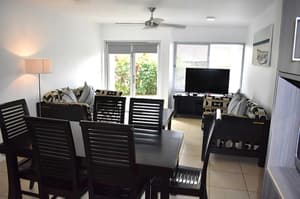 thumbnail: Dining room