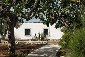 thumbnail: Exterior