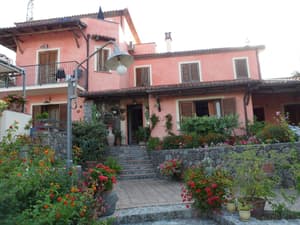 thumbnail: Front of property
