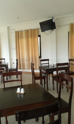 thumbnail: Breakfast area