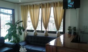 thumbnail: Lobby sitting area