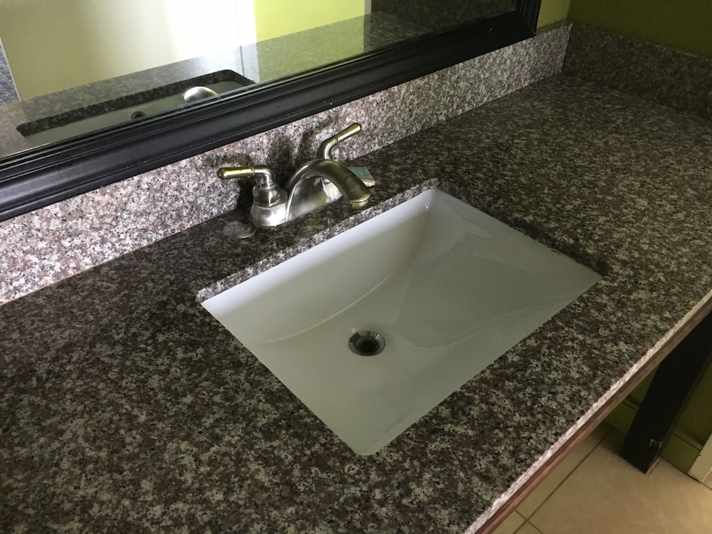 Bathroom sink