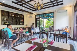 thumbnail: Restaurant