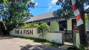thumbnail: Front of property