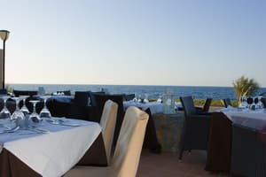 thumbnail: Outdoor dining