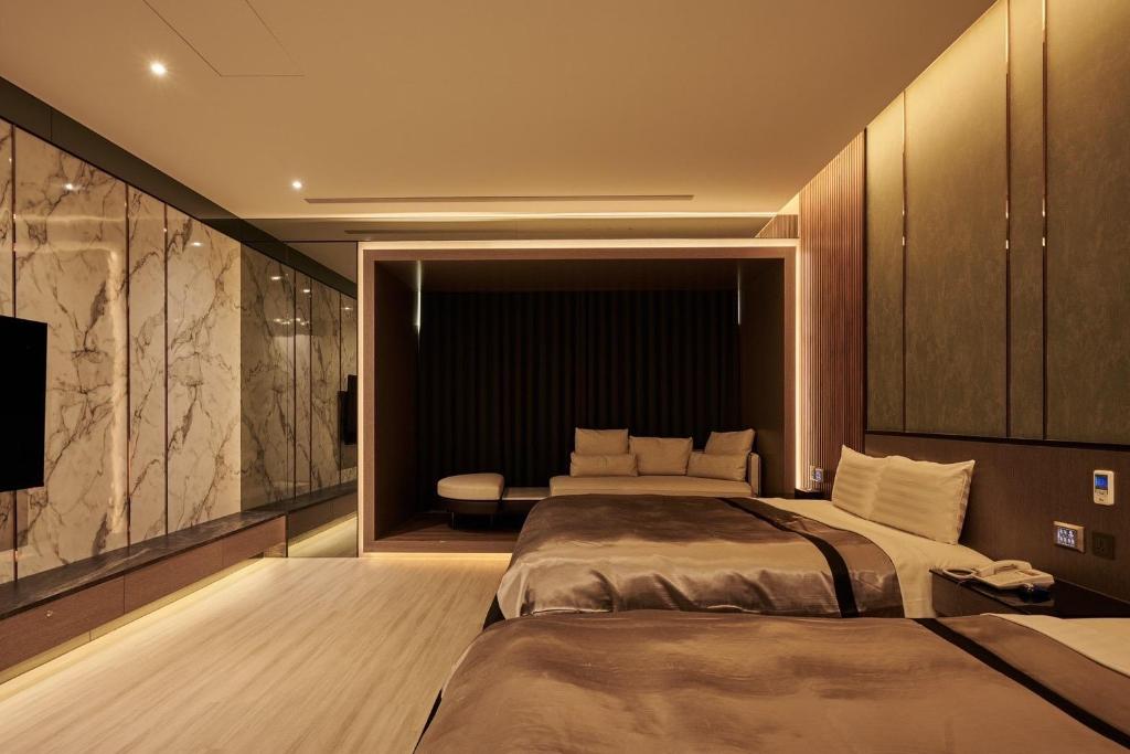 10cad5fa0ddb27cddb8190e9eedfa47d.jpg