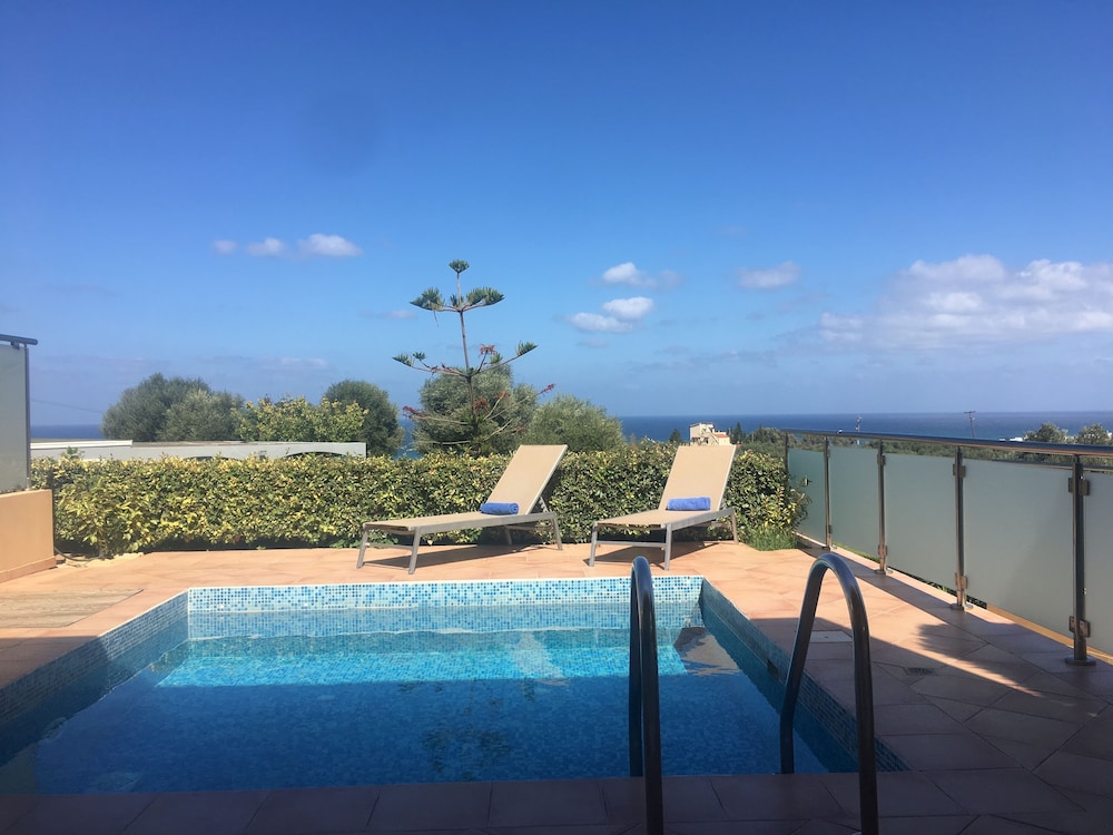 Private pool