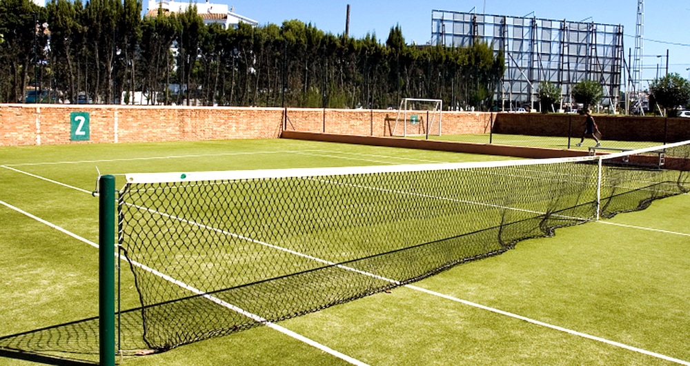 Tennis court