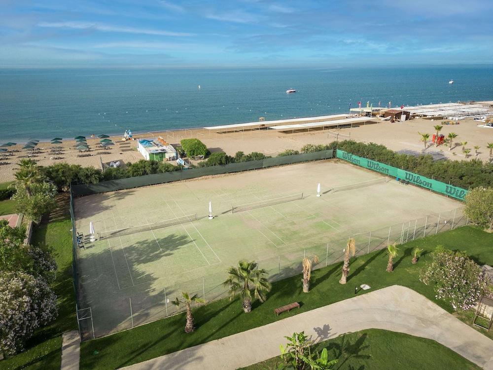Tennis court