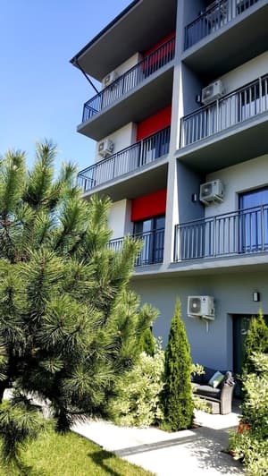 thumbnail: Exterior