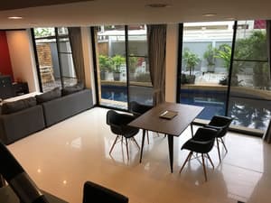 thumbnail: In-room dining