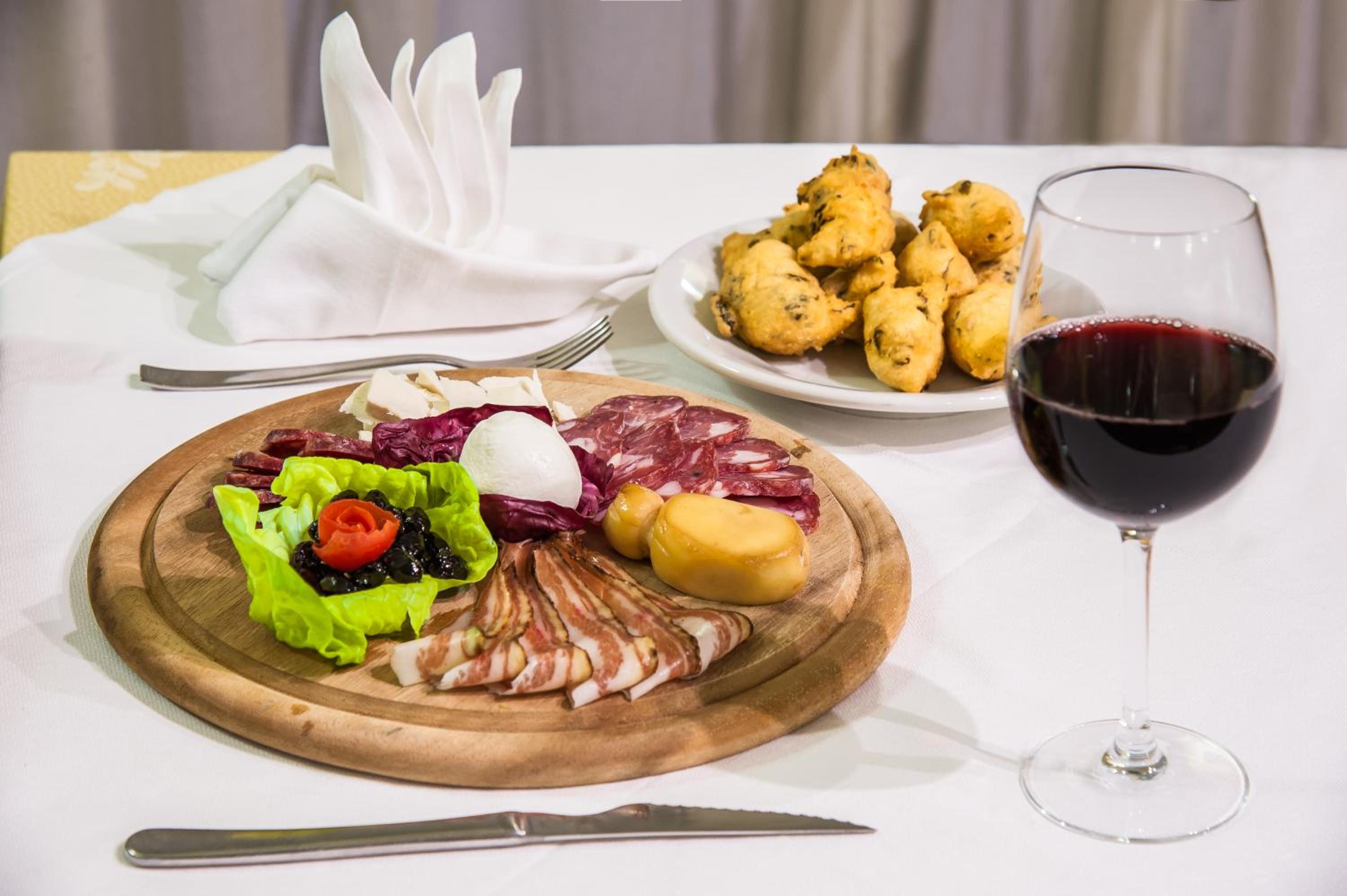 Restaurant-cafeteria