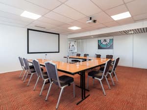 thumbnail: Business center