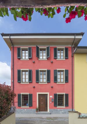 thumbnail: Front of property