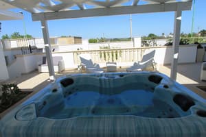 thumbnail: Pool